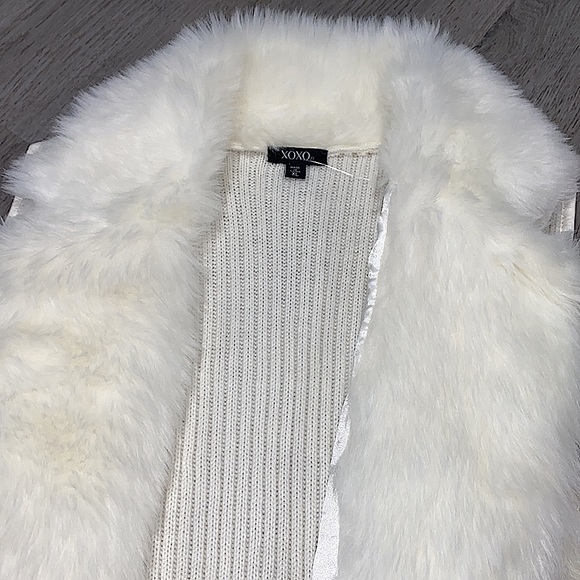 XOXO White Fur Vest Women’s - Picture 12 of 12